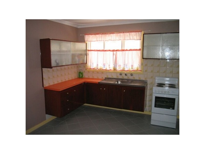 39 Pearl Road, Cloverdale WA 6105