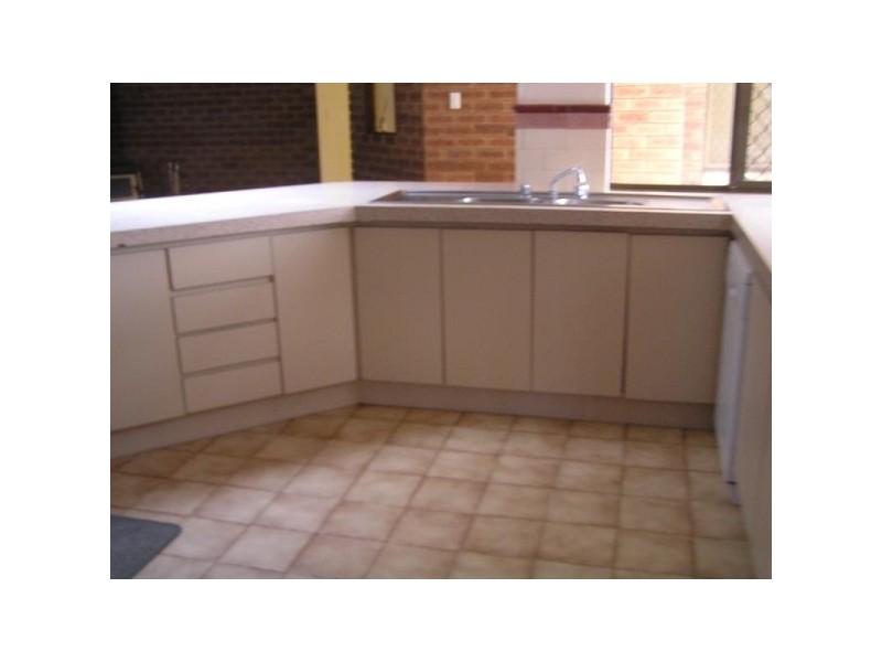 82 Greenway Avenue, Thornlie WA 6108