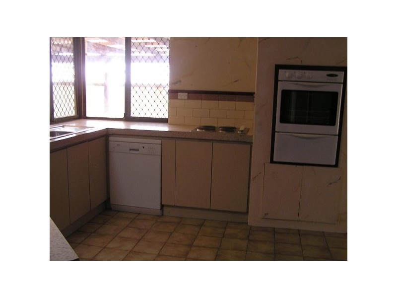 82 Greenway Avenue, Thornlie WA 6108