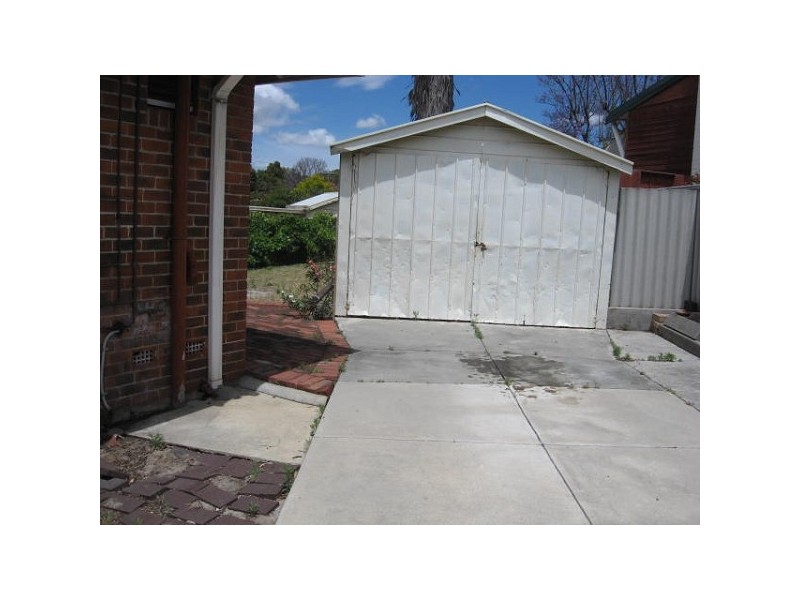 51 Hill View Tce, St James WA 6102