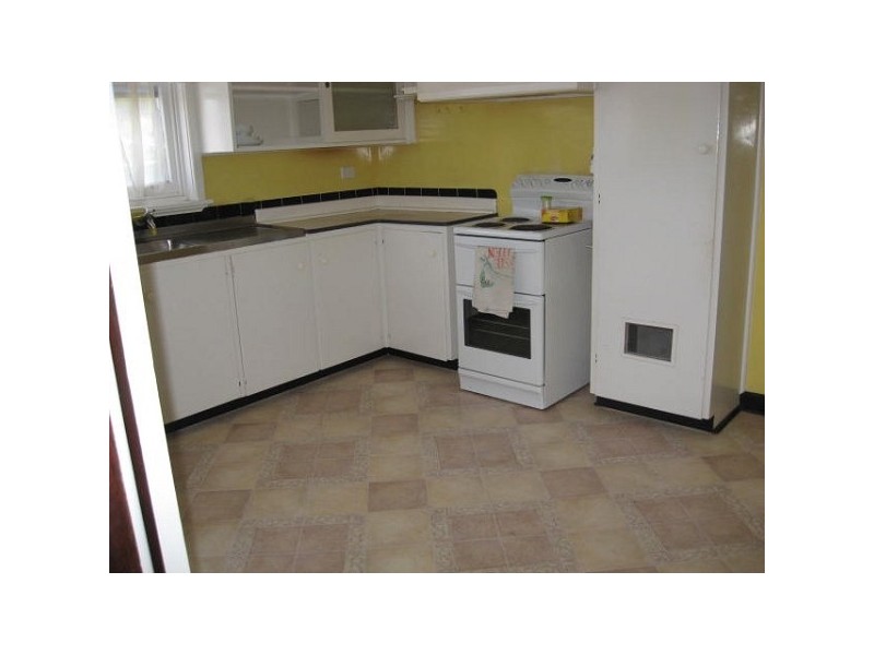 51 Hill View Tce, St James WA 6102