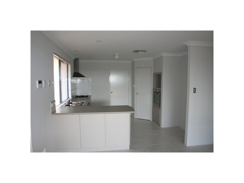 21 Arrowwood Loop, Secret Harbour WA 6173