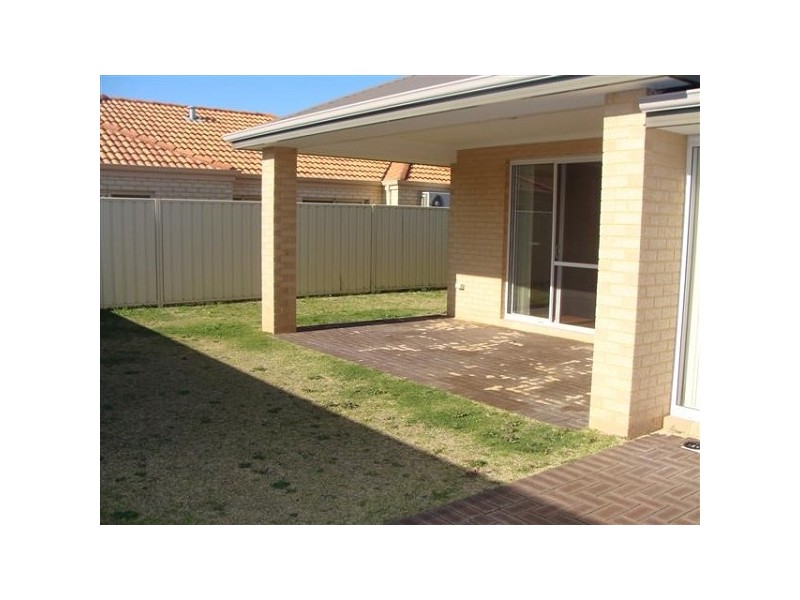 1/22 Bickley Rd, Cannington WA 6107