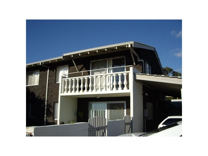 8/14 Ozone Parade, Trigg WA 6029