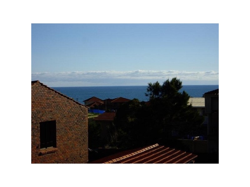 8/14 Ozone Parade, Trigg WA 6029