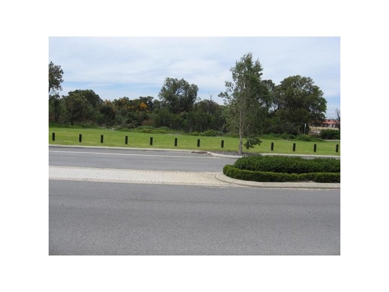 5 Jackadder Ave, Hammond Park WA 6164