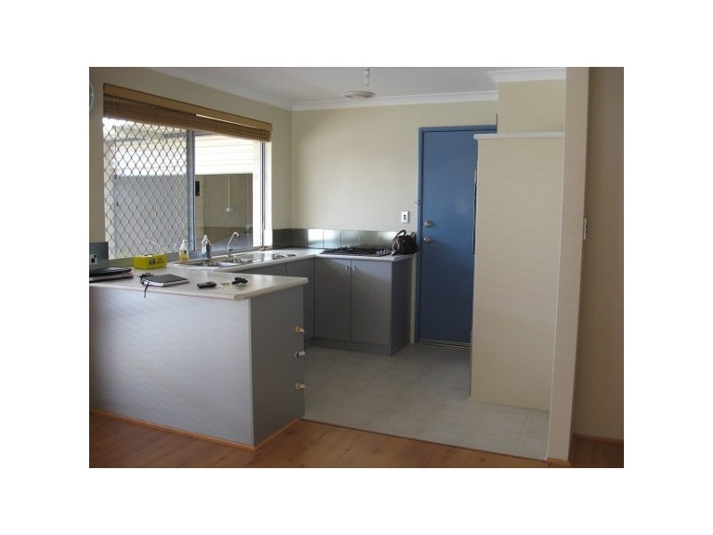 5 Jackadder Ave, Hammond Park WA 6164