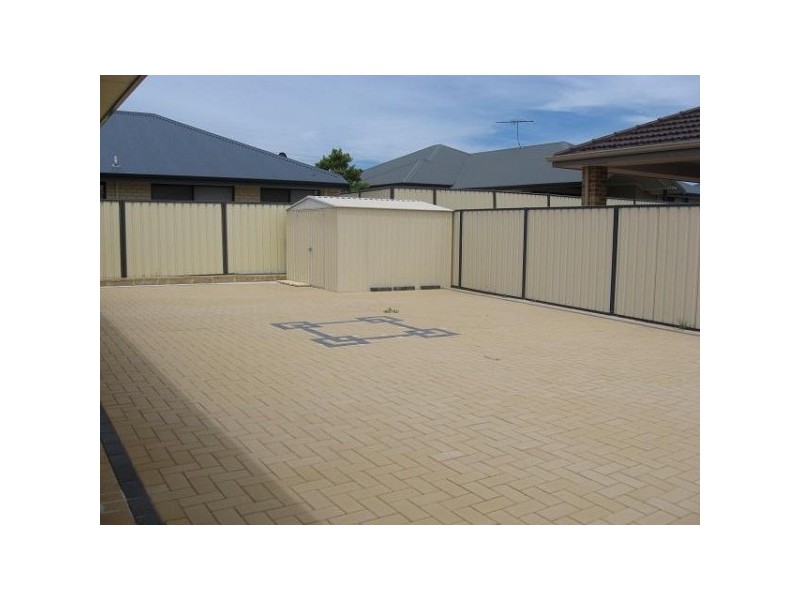 5 Jackadder Ave, Hammond Park WA 6164