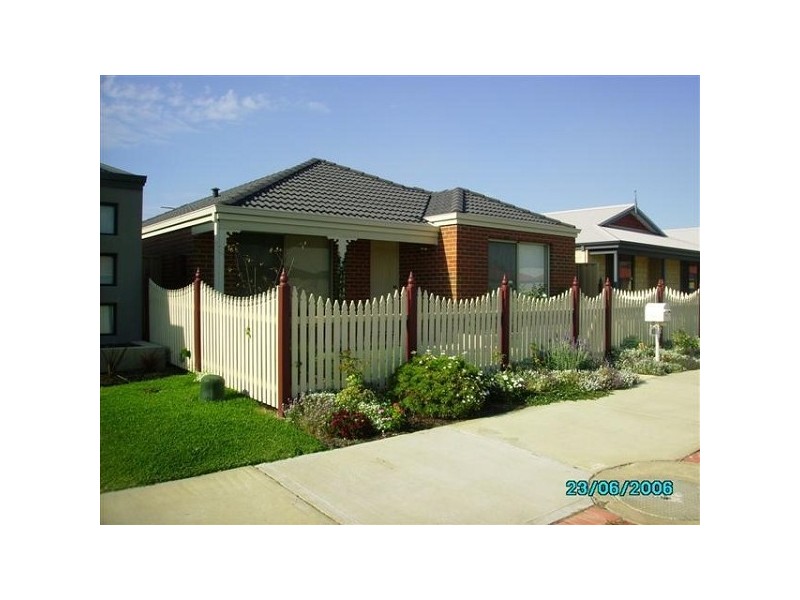 40 Fraser Road North, Canning Vale WA 6155