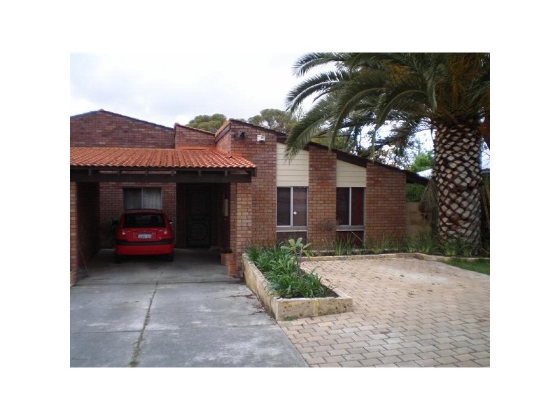 18B Spring Rd, Thornlie WA 6108