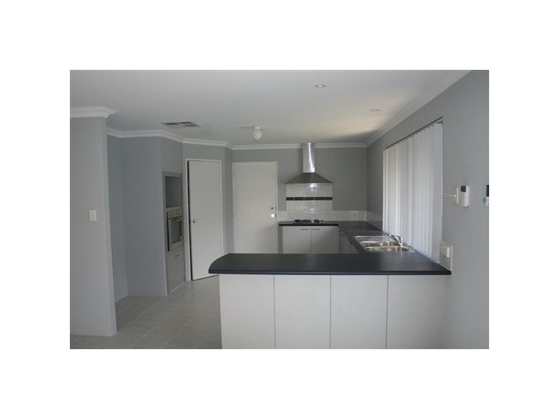 9 Gleeson Entrance, Aveley WA 6069
