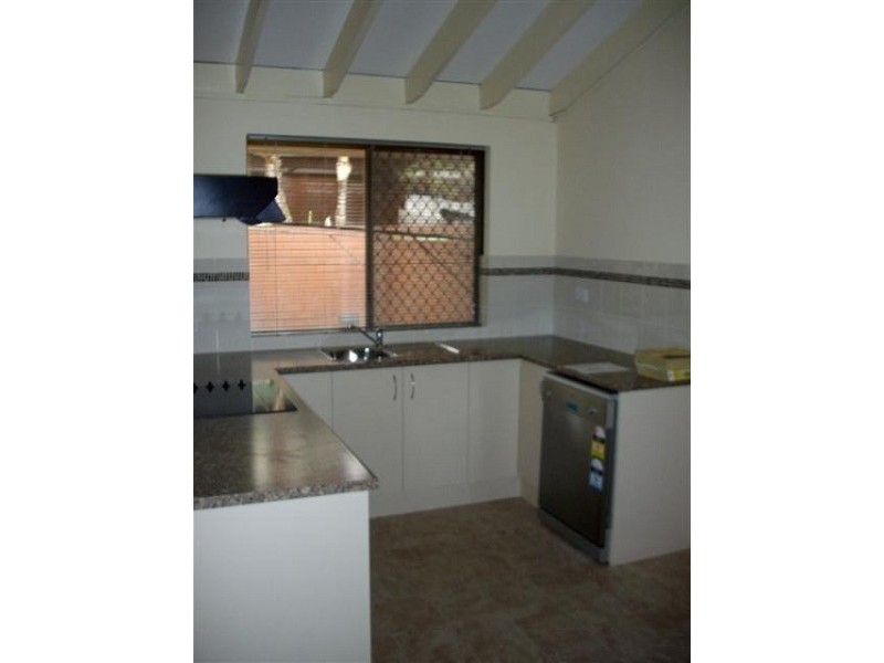 1/3-5 Menzies Place, Thornlie WA 6108