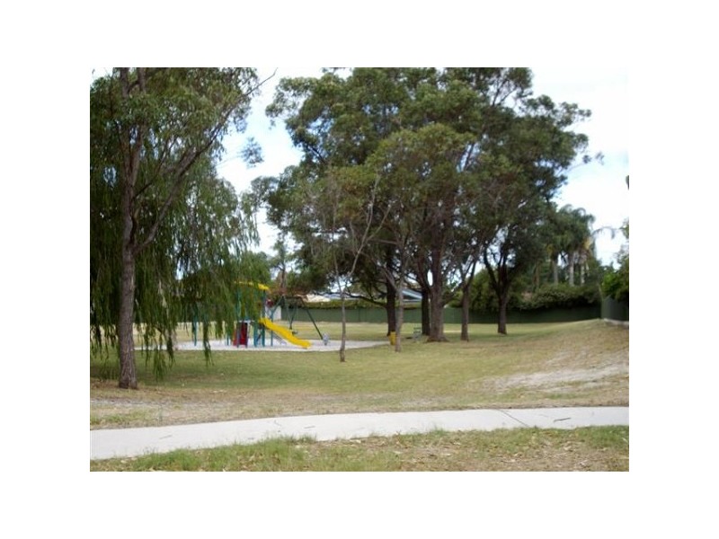 1/3-5 Menzies Place, Thornlie WA 6108