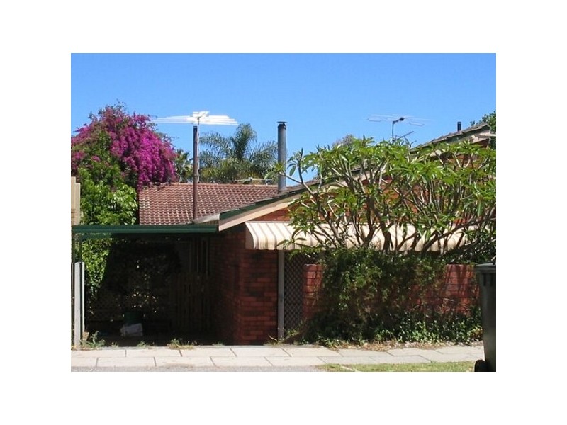 4/1 Robert St, Como WA 6152