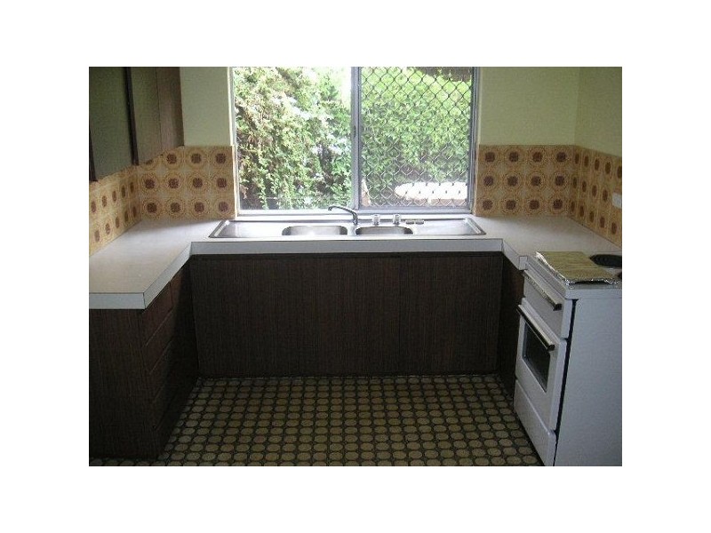 4/1 Robert St, Como WA 6152