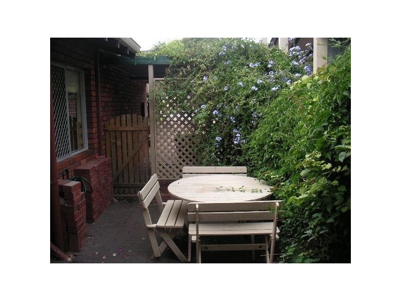 4/1 Robert St, Como WA 6152