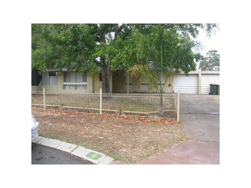 9 Orme Crt, Kelmscott WA 6111