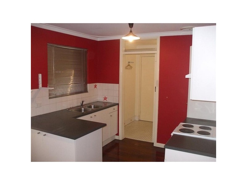 7 Tullamore Ave, Thornlie WA 6108