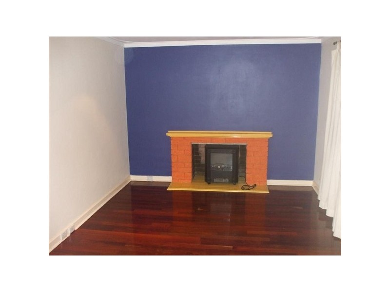 7 Tullamore Ave, Thornlie WA 6108