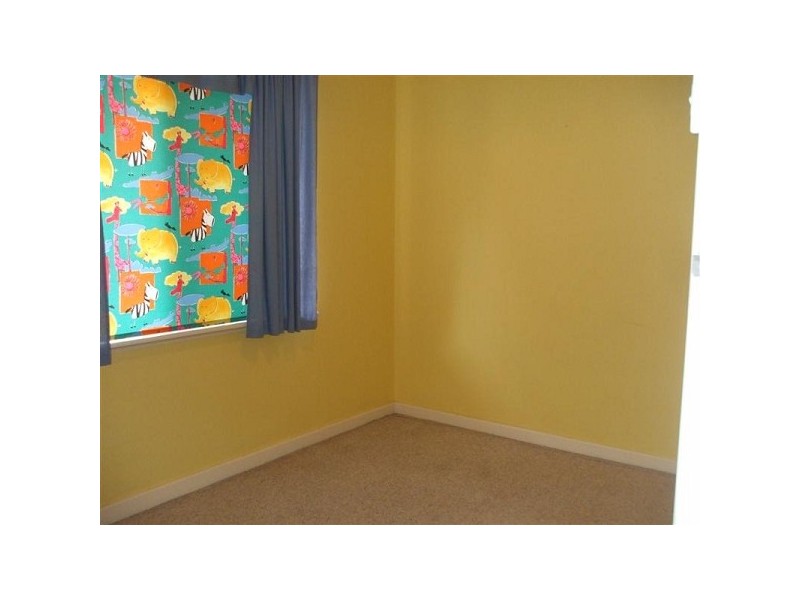 7 Tullamore Ave, Thornlie WA 6108