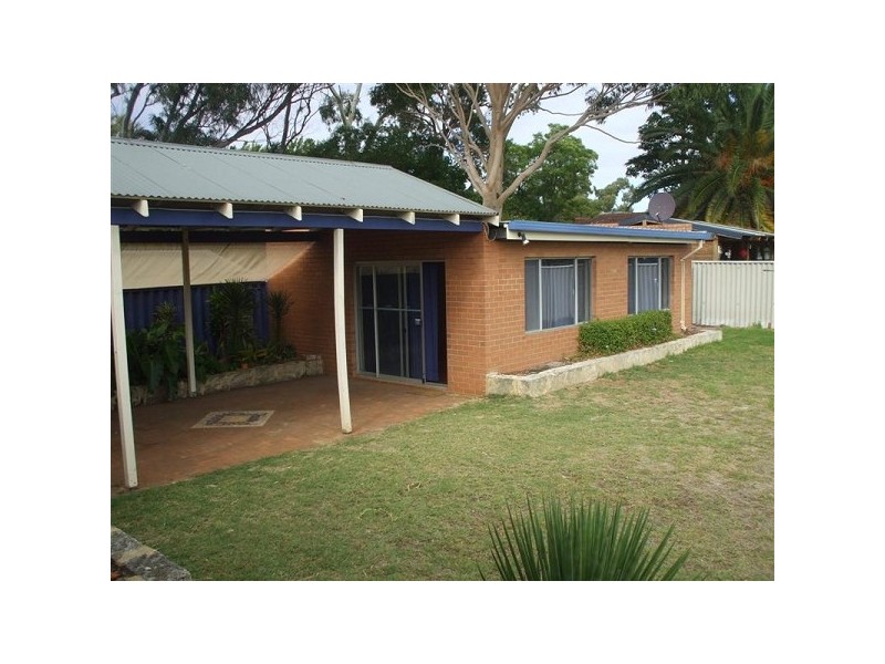 7 Tullamore Ave, Thornlie WA 6108