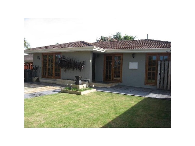 9 Rede St, Gosnells WA 6110