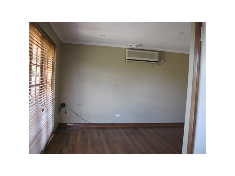 9 Rede St, Gosnells WA 6110