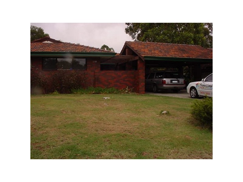 16 Jacobsen Way, Thornlie WA 6108