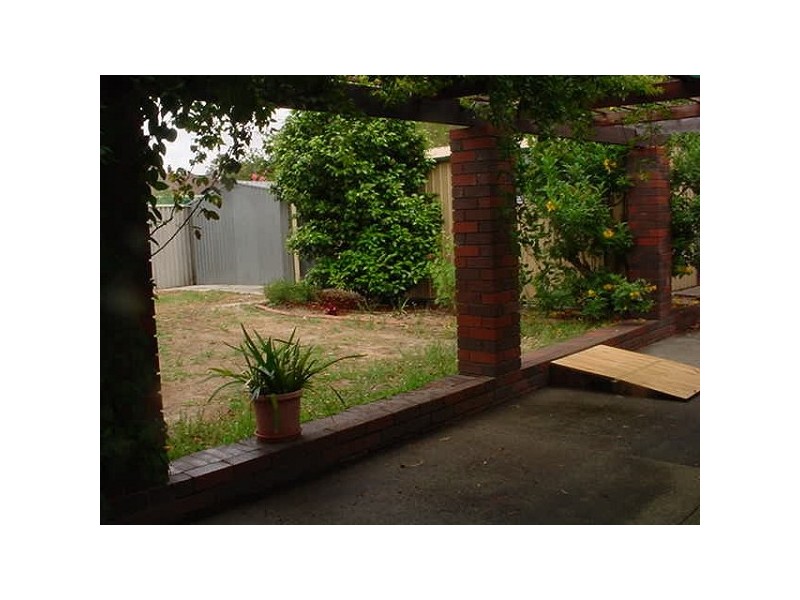 16 Jacobsen Way, Thornlie WA 6108