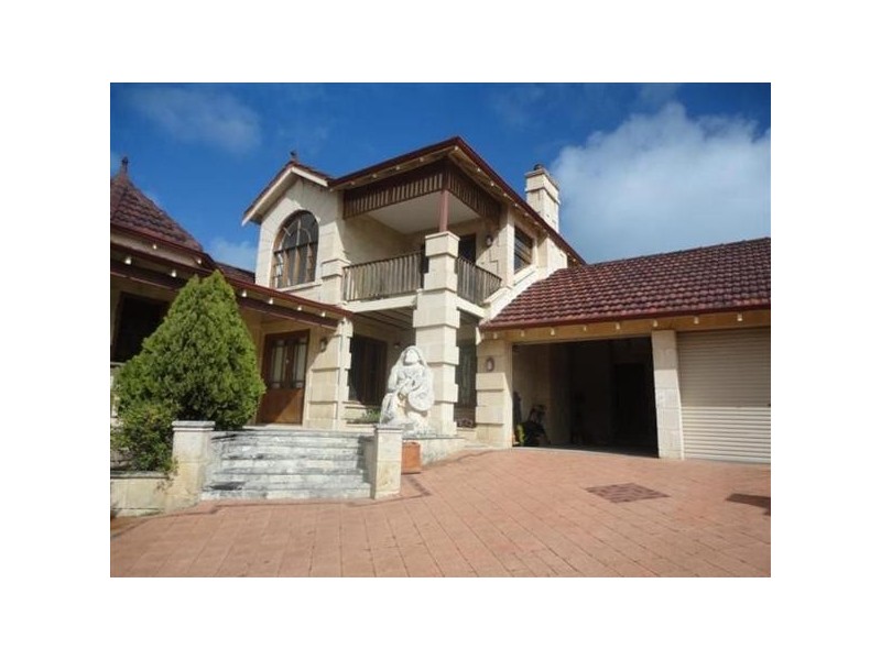 148 Broadbeach Blvd, Hillarys WA 6025