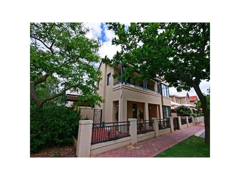21 Coral Tree Avenue, Subiaco WA 6008