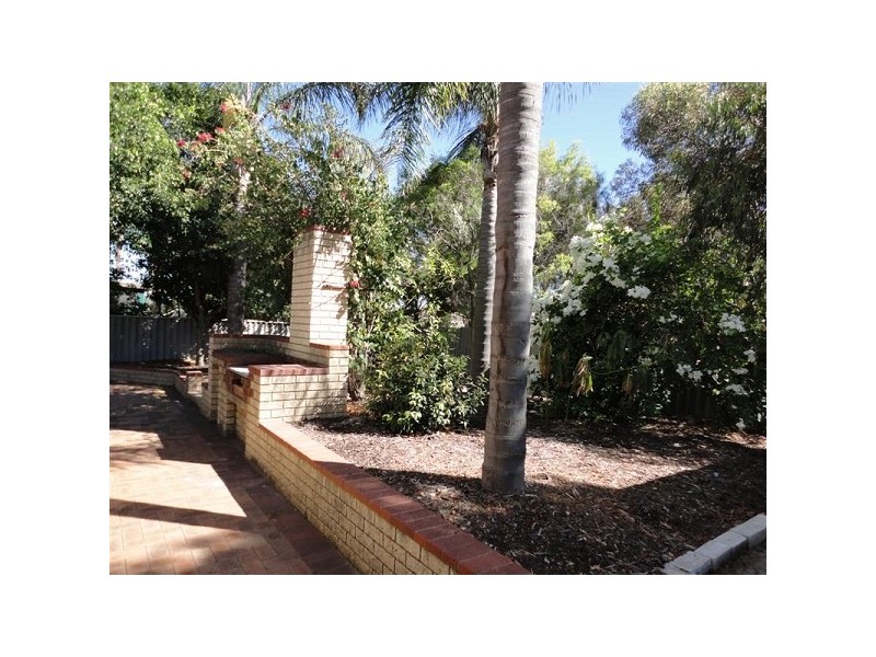 3 Aylesford Way, Thornlie WA 6108