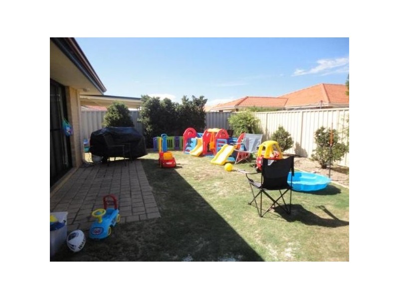 1 Flynn Street, Canning Vale WA 6155