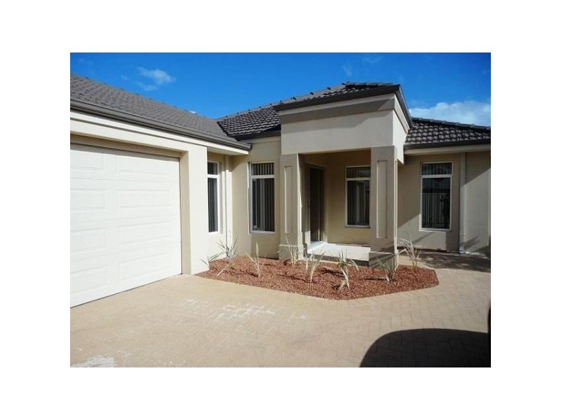 60A Grand Parade, Redcliffe WA 6104