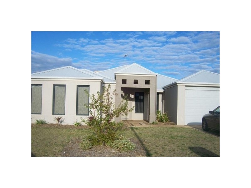 3 Calytrix Way, Halls Head WA 6210