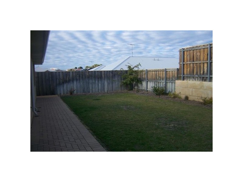3 Calytrix Way, Halls Head WA 6210