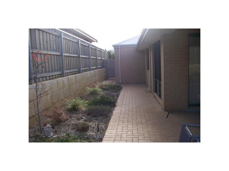 3 Calytrix Way, Halls Head WA 6210