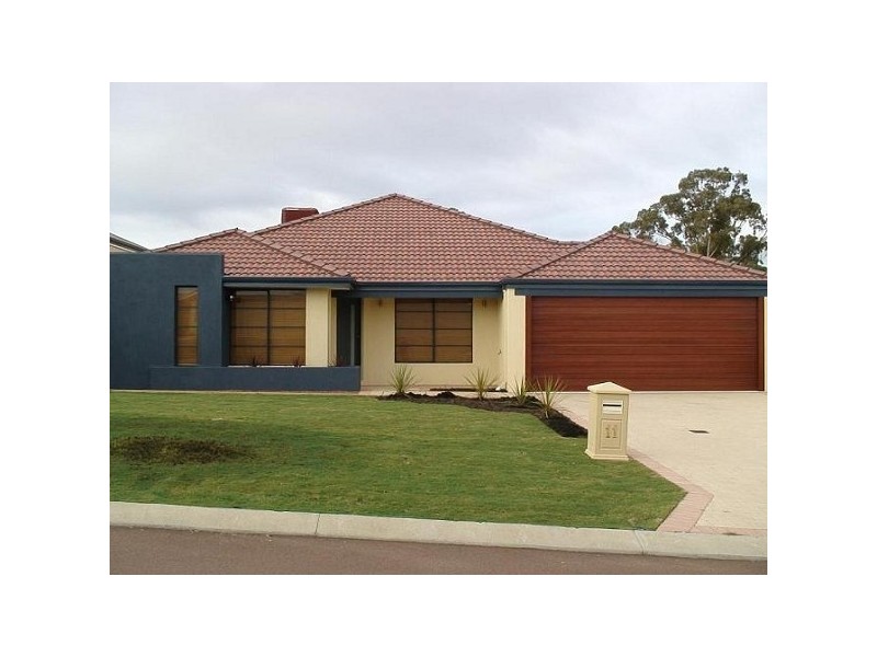 11 Ballard Meander, Lakelands WA 6210