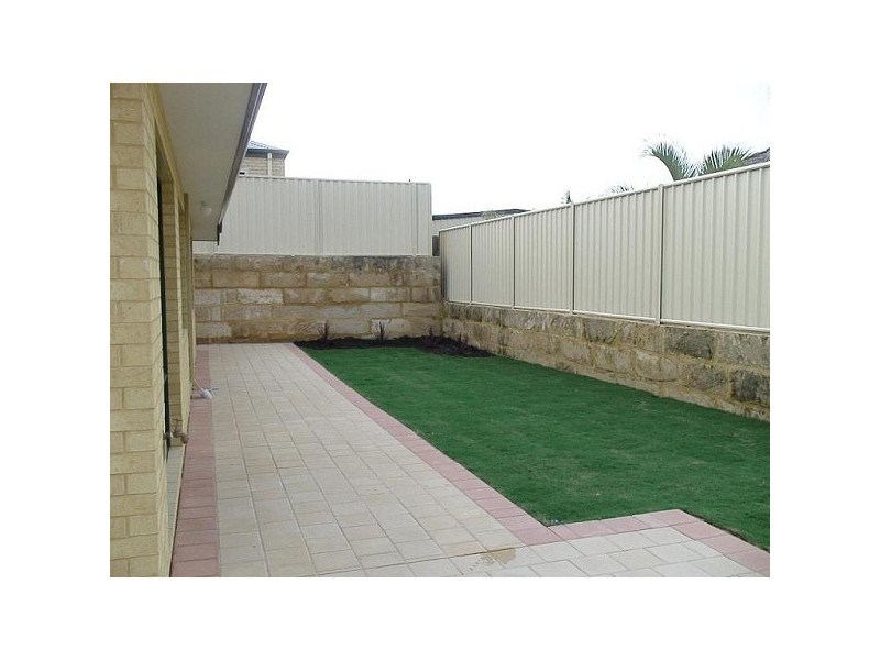 11 Ballard Meander, Lakelands WA 6210