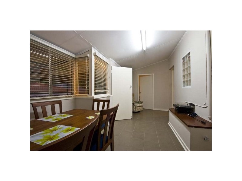 21 Coleman Crescent, Melville WA 6156