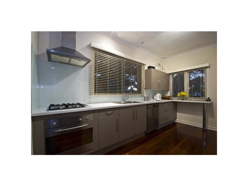 21 Coleman Crescent, Melville WA 6156