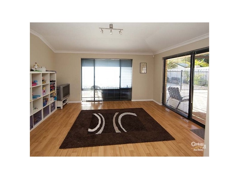 5 Pearce Court, Huntingdale WA 6110