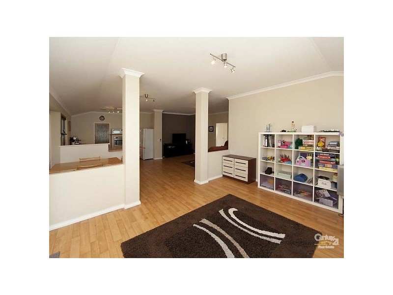 5 Pearce Court, Huntingdale WA 6110