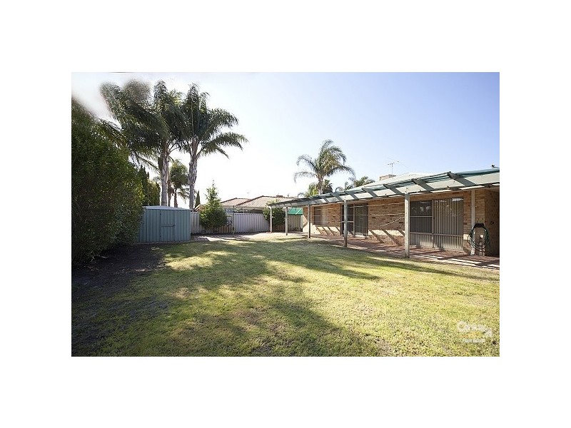 22 Wisteria Place, Thornlie WA 6108