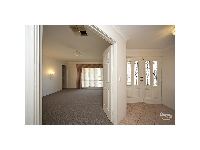 22 Wisteria Place, Thornlie WA 6108