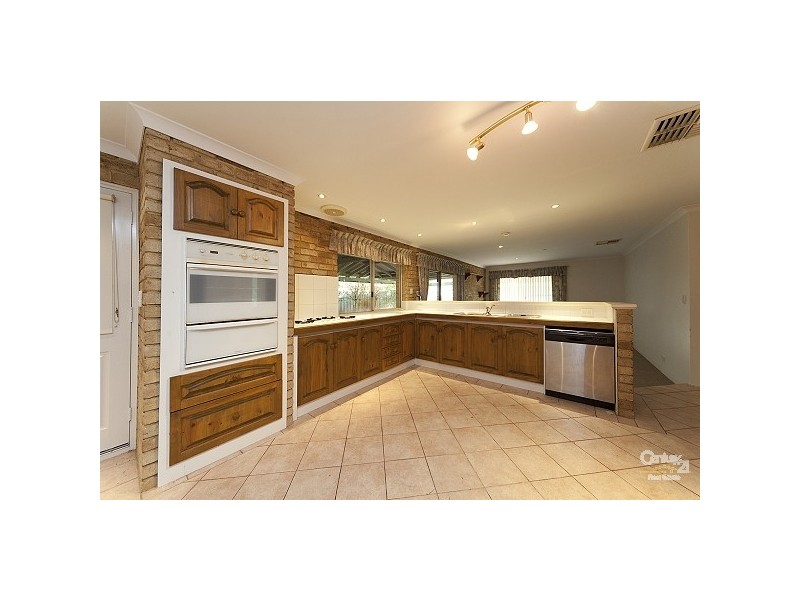 22 Wisteria Place, Thornlie WA 6108