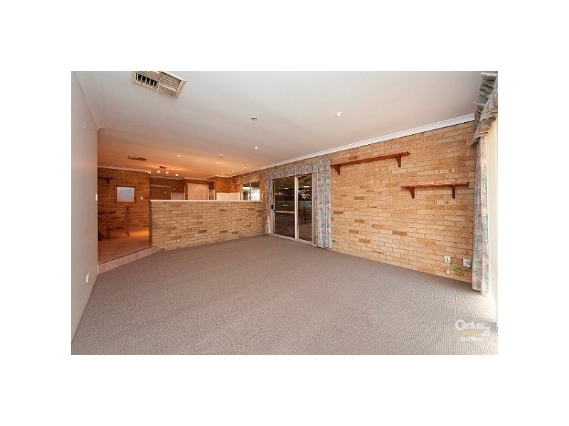 22 Wisteria Place, Thornlie WA 6108
