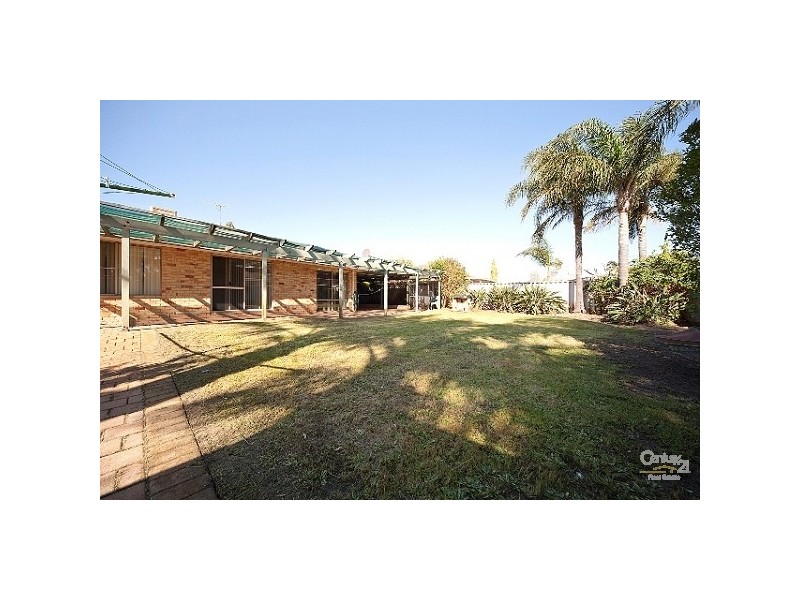 22 Wisteria Place, Thornlie WA 6108