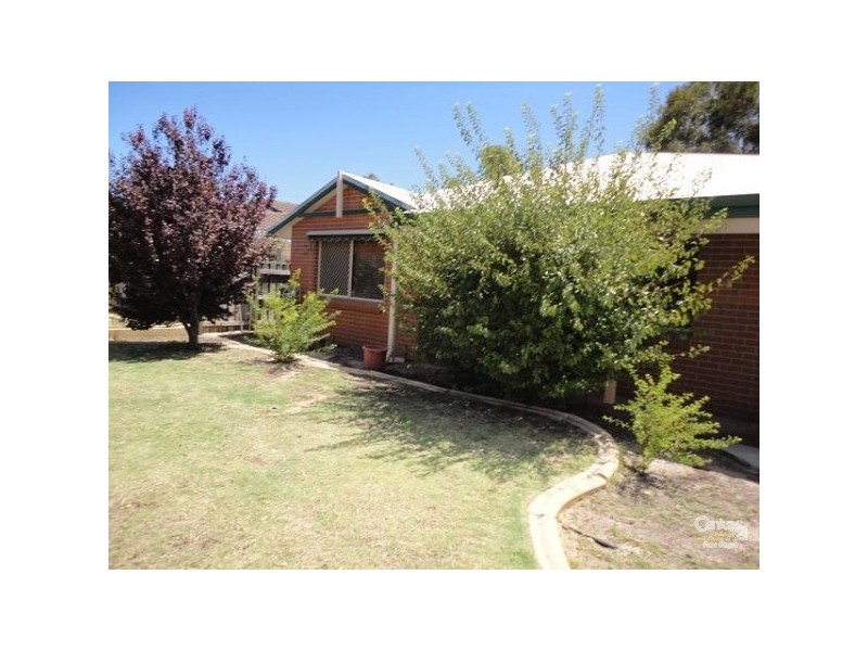 19 River Bank Drive, Gosnells WA 6110