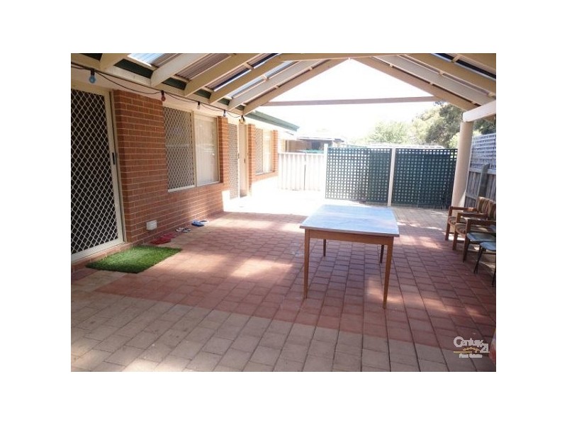 19 River Bank Drive, Gosnells WA 6110